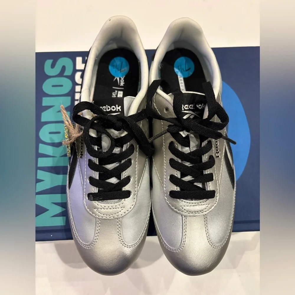 Reebok‎ World 70 Retro Sneakers Metallic Silver and Black Trainers NWT